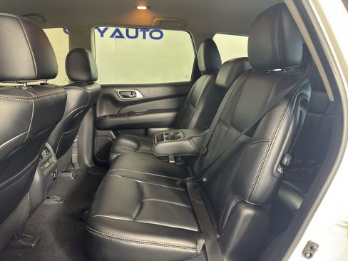 Used 2017 Nissan Pathfinder SL w/ SL Tech Package image 32