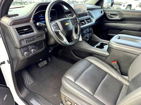 Used 2024 Chevrolet Suburban LT image 11
