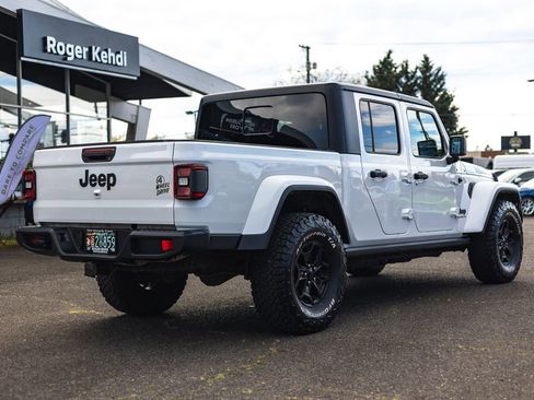 Used 2021 Jeep Gladiator Willys image 9