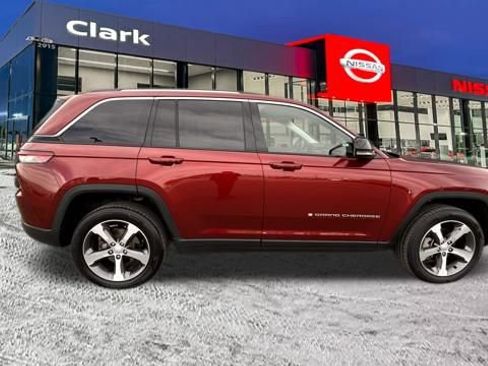 Used 2023 Jeep Grand Cherokee Limited w/ Trailer Tow Prep Group (B) image 8