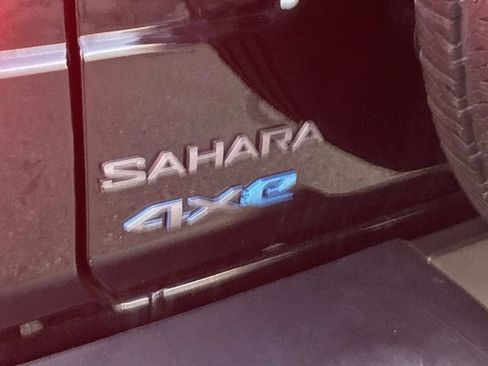 Certified 2025 Jeep Wrangler Unlimited Sahara w/ Safety Group AWD/4WD image 13