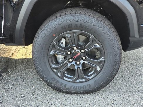 New 2025 GMC Canyon Elevation w/ Convenience Package image 9