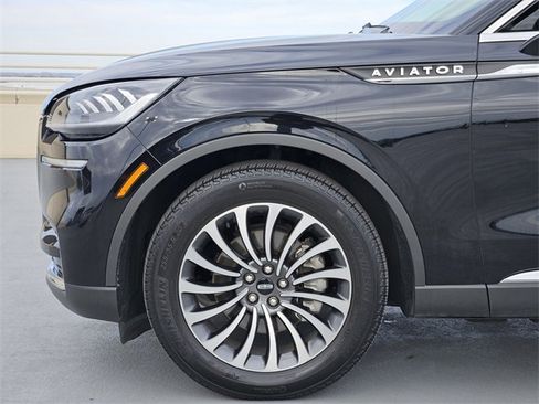 Used 2023 Lincoln Aviator 2WD w/ Premium Package image 9