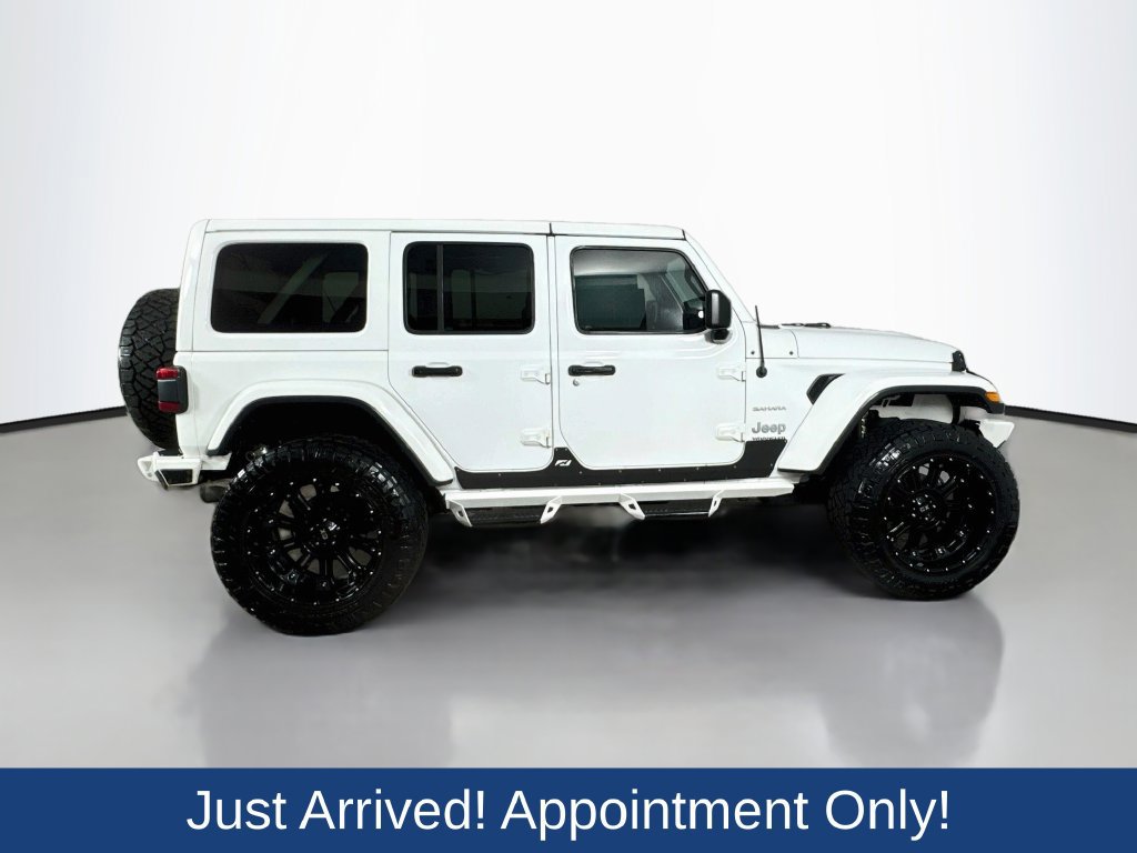 Used 2019 Jeep Wrangler Unlimited Sahara AWD/4WD image 9