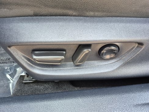Certified 2025 Toyota Camry SE FWD image 15