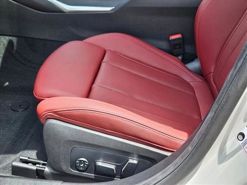 Certified 2025 BMW 330i Sedan w/ Convenience Package image 4