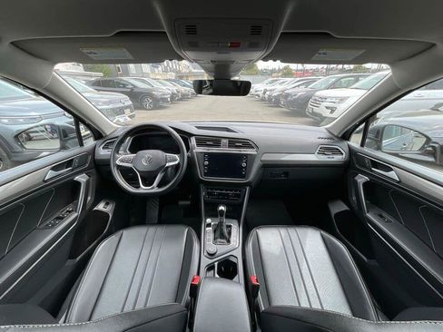 Used 2022 Volkswagen Tiguan SE AWD/4WD image 15
