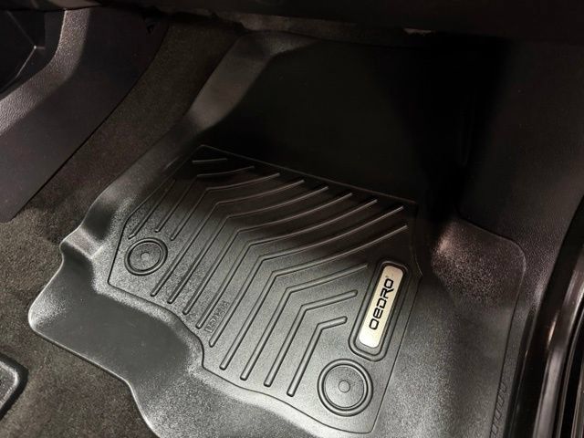 Used 2020 Ford Expedition XLT w/ Equipment Group 202A AWD/4WD image 35