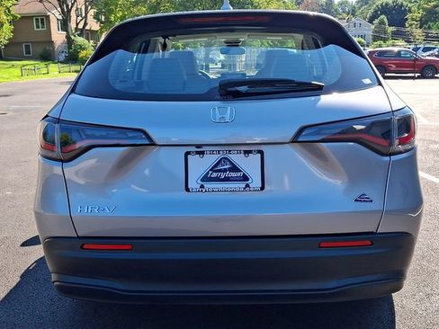 Used 2024 Honda HR-V LX image 5