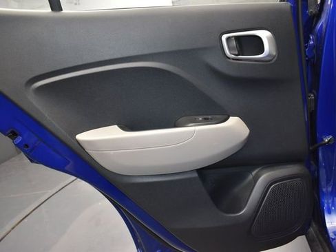 Used 2023 Hyundai Venue SEL FWD image 16