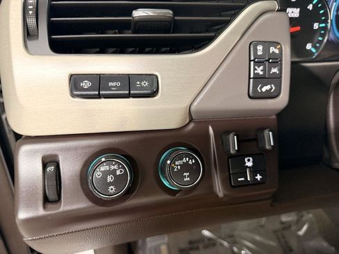 Used 2019 GMC Yukon XL Denali w/ Denali Ultimate Package AWD/4WD image 23