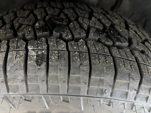 Used 2021 Toyota RAV4 LE image 7