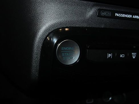 Used 2025 Ford Escape Platinum w/ Premium Technology Package image 16