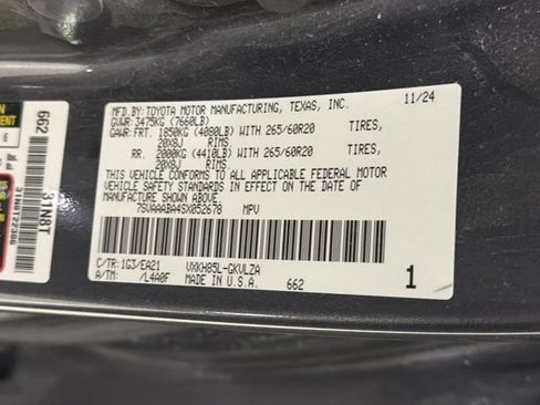 Used 2025 Toyota Sequoia Limited w/ Tow Technology Package AWD/4WD image 11