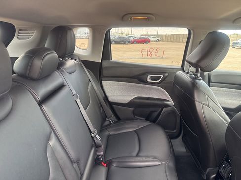 Used 2022 Jeep Compass Latitude AWD/4WD image 29