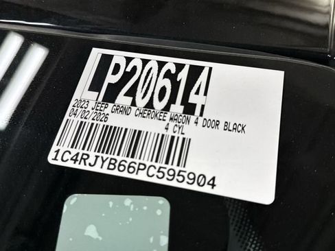 Used 2023 Jeep Grand Cherokee 4WD 4xe w/ Luxury Tech Group II image 35