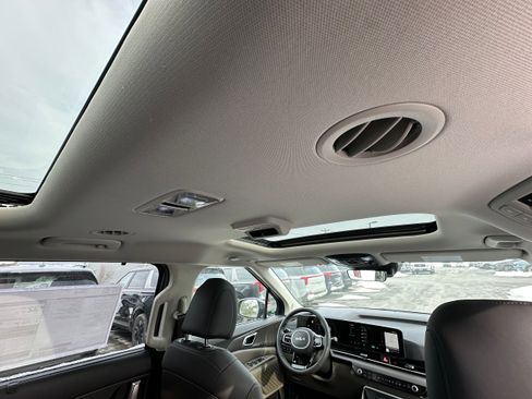 New 2026 Kia Carnival SX image 29