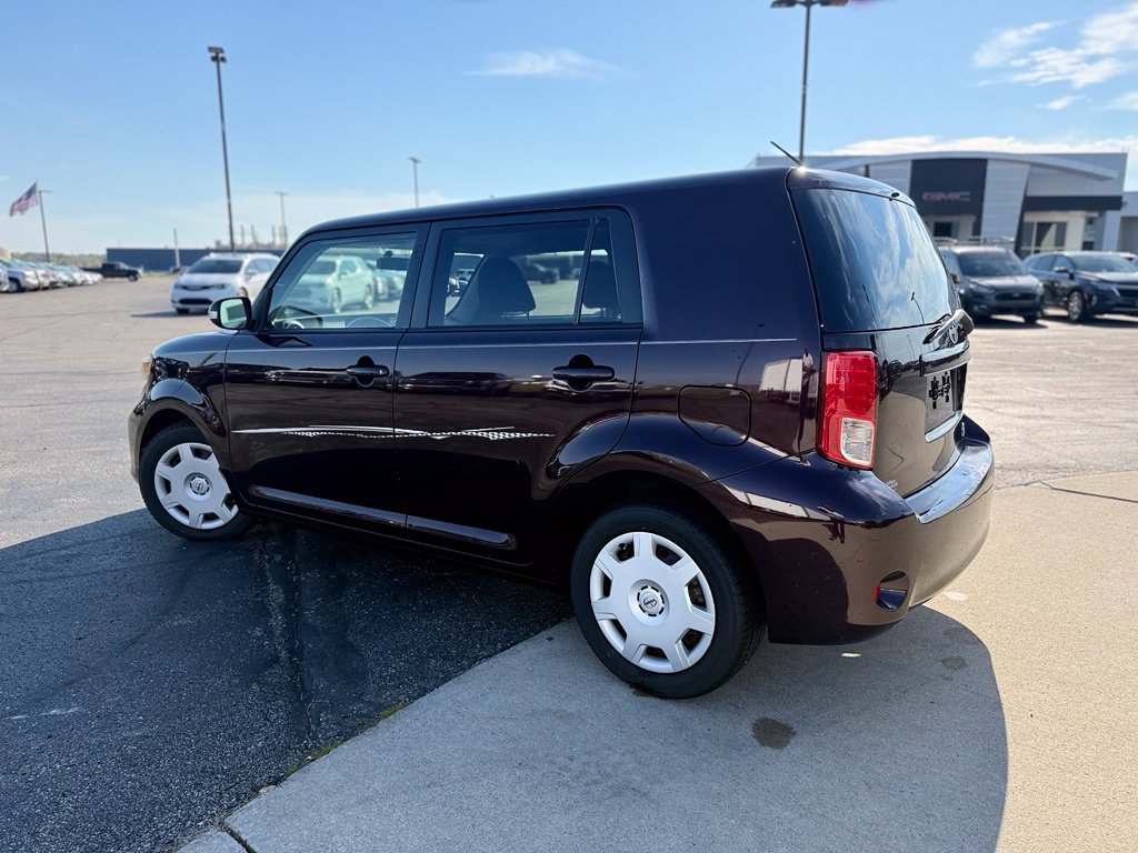 Used 2012 Scion xB FWD image 3