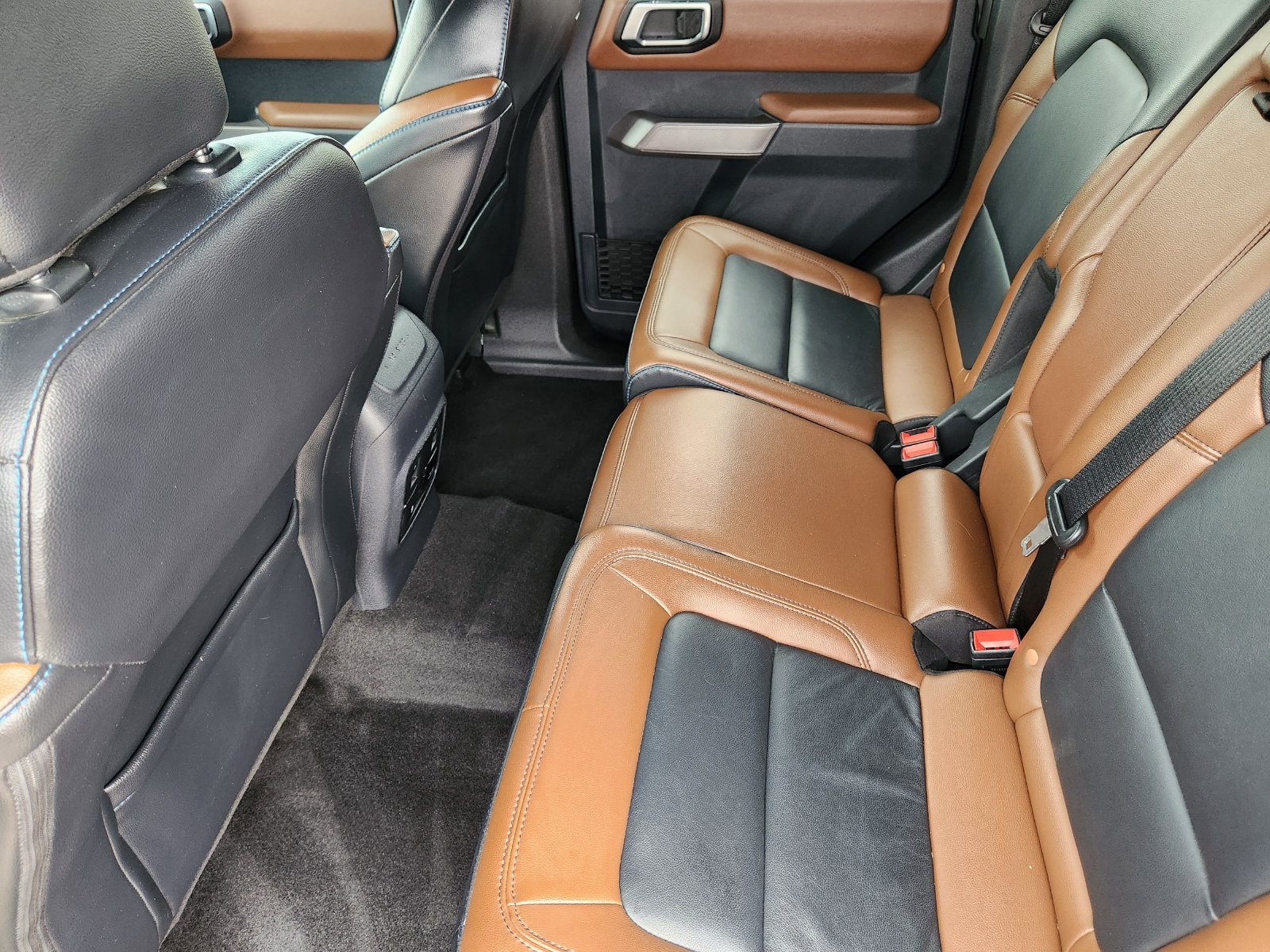 Used 2023 Ford Bronco Outer Banks w/ Sasquatch Package AWD/4WD image 38