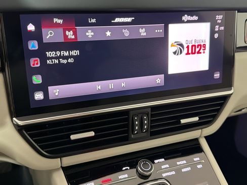 Certified 2022 Porsche Cayenne E-Hybrid Coupe AWD/4WD image 23