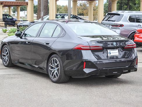 Used 2025 BMW i5 M60 image 4