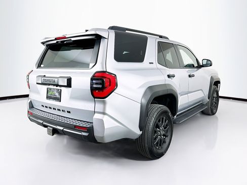 Used 2025 Toyota 4Runner SR5 AWD/4WD image 9
