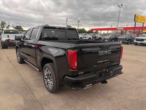 New 2026 GMC Sierra 1500 Denali Ultimate w/ LPO, Black Badging Package AWD/4WD image 4