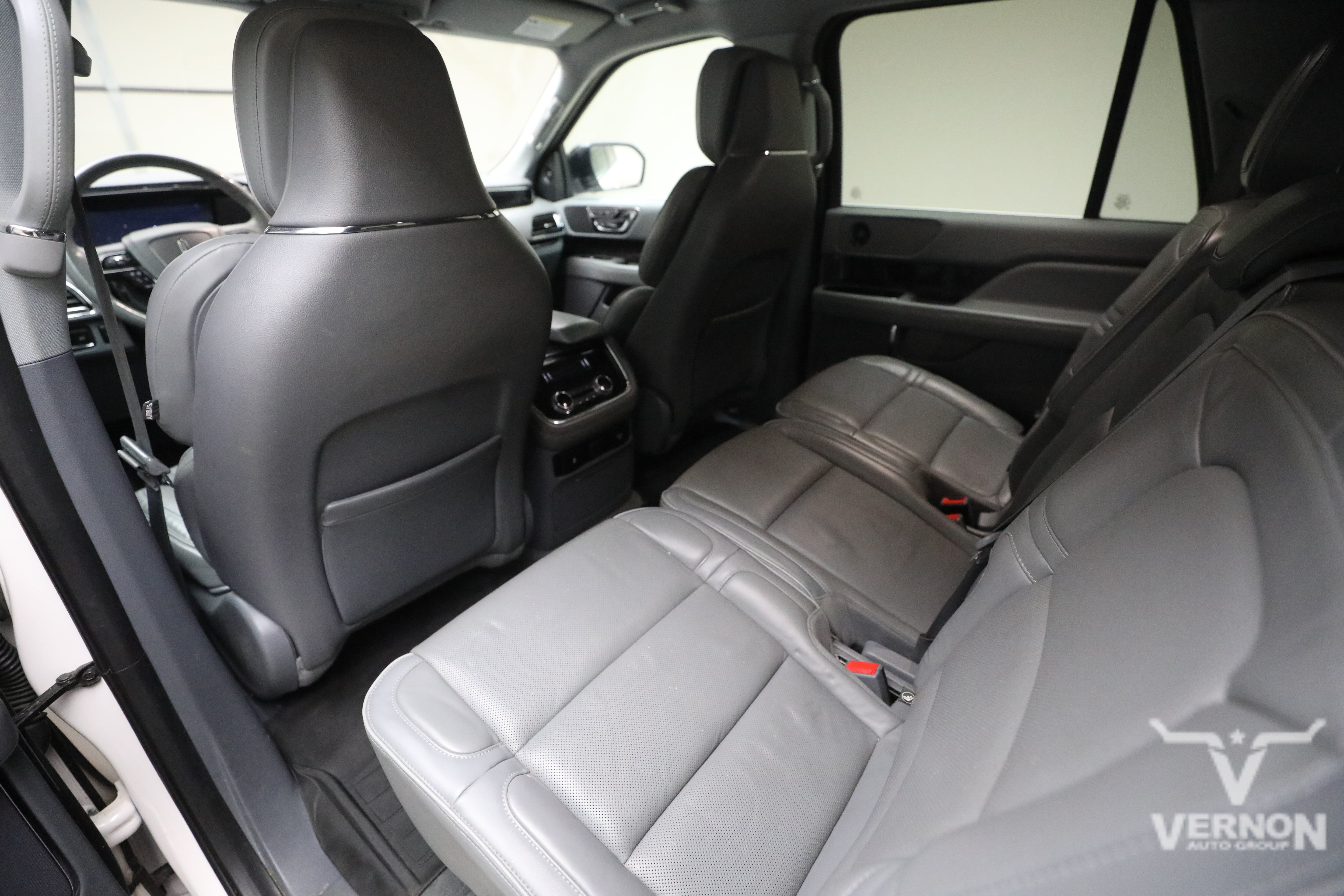 Used 2019 Lincoln Navigator L Select w/ Technology Package RWD image 9