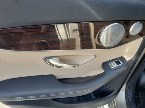 Used 2020 Mercedes-Benz C 300 Sedan image 10