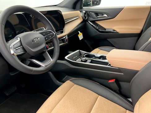 New 2026 Chevrolet Equinox ACTIV w/ Convenience Package III image 16