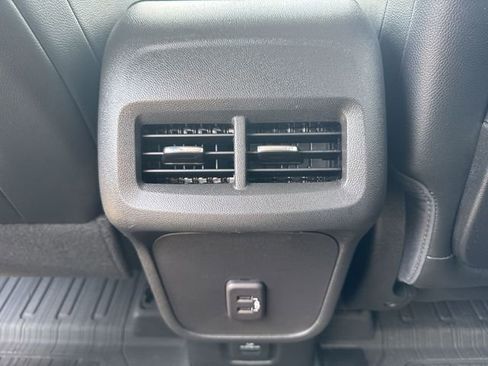 Used 2023 GMC Terrain SLT w/ Tech Package image 21