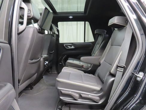 Used 2024 GMC Yukon SLT w/ SLT Luxury Package AWD/4WD image 13