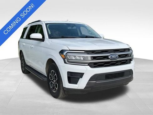 Used 2024 Ford Expedition XLT RWD image 1