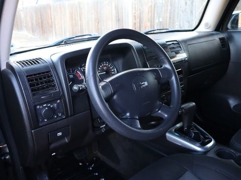 Used 2006 HUMMER H3 w/ Chrome Appearance Package image 15