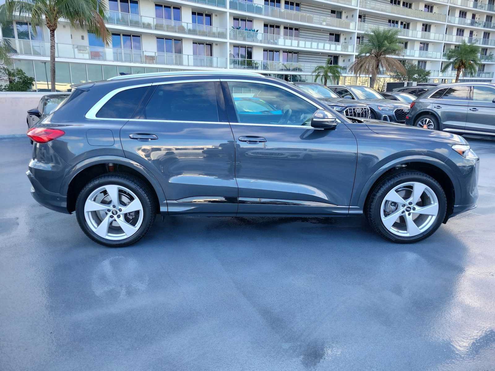 Certified 2025 Audi Q5 Premium Plus w/ Premium Plus AWD/4WD image 7