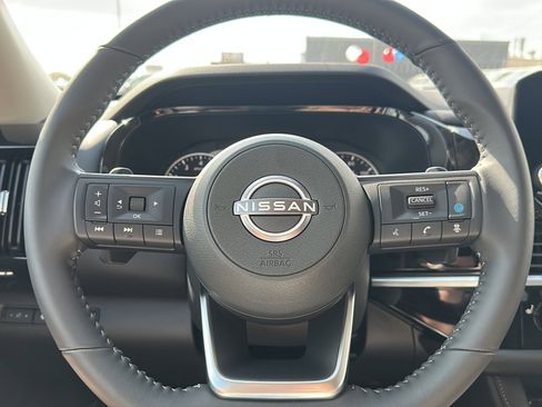 New 2025 Nissan Pathfinder SV w/ Black Appearance Package image 18