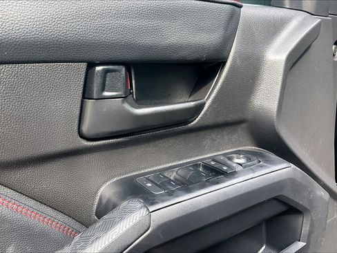 Certified 2025 Toyota Tacoma TRD Pro AWD/4WD image 32