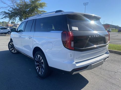 New 2025 Ford Expedition Max Platinum w/ Driver's Package image 5