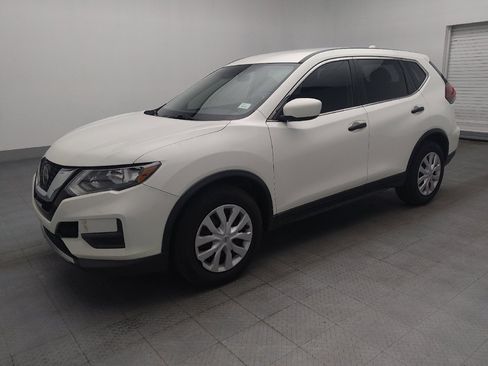 Used 2019 Nissan Rogue S FWD image 2