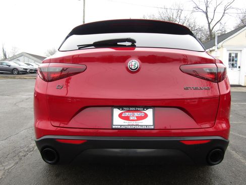 Used 2019 Alfa Romeo Stelvio Ti Sport w/ Quick Order Package 22S Sport AWD/4WD image 6