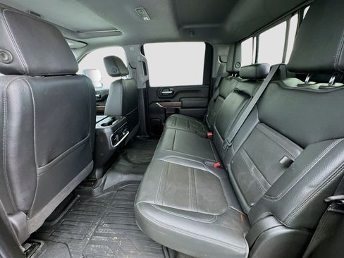 Used 2022 GMC Sierra 2500 Denali w/ Denali Ultimate Package image 16