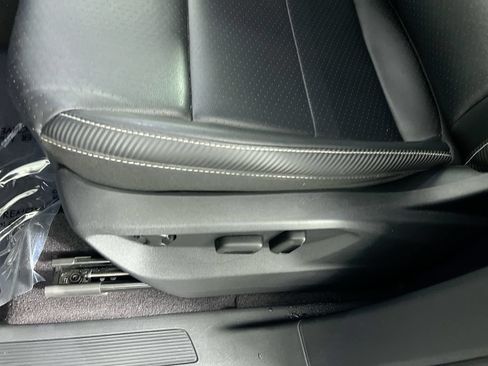 Used 2021 Volkswagen Atlas Cross Sport SE FWD image 9