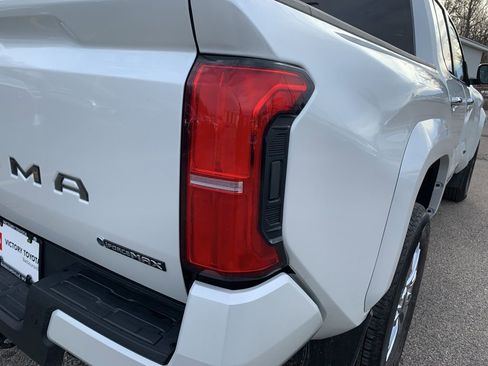 Used 2025 Toyota Tacoma Limited image 30