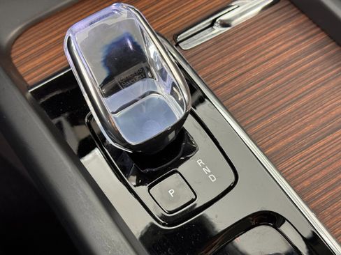 Used 2024 Volvo XC60 T8 Ultimate w/ Protection Package Premier image 31