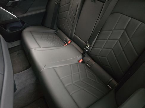 Used 2025 BMW i5 xDrive40 w/ Premium Package image 17