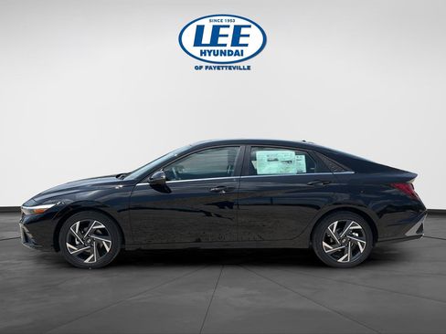 New 2026 Hyundai Elantra Limited FWD image 7