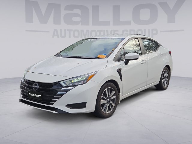 Used 2025 Nissan Versa SV w/ Trunk Package FWD image 1