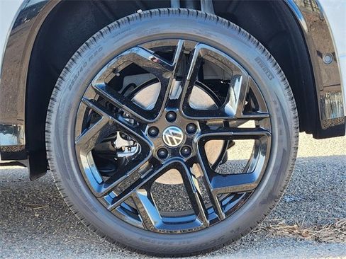 New 2026 Volkswagen Tiguan SE R-Line image 9