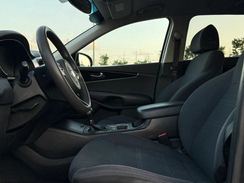 Used 2018 Kia Sorento L FWD image 12