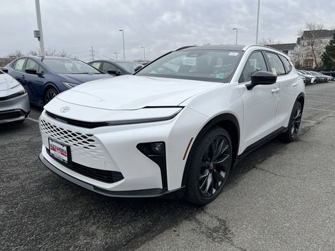 New 2025 Toyota Crown Signia image 1